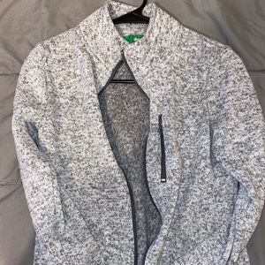Juniors XS Athletic dip Jacket.
